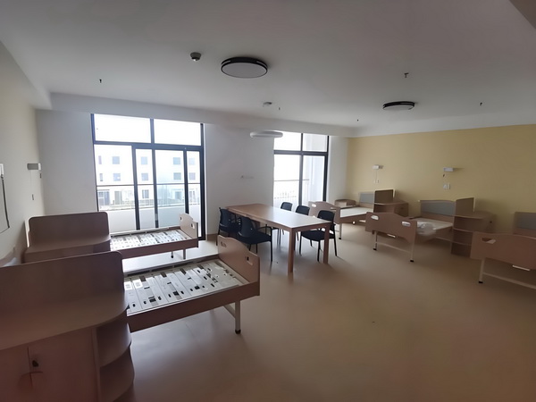 姜文硬着头皮上，爹味尚可接受
